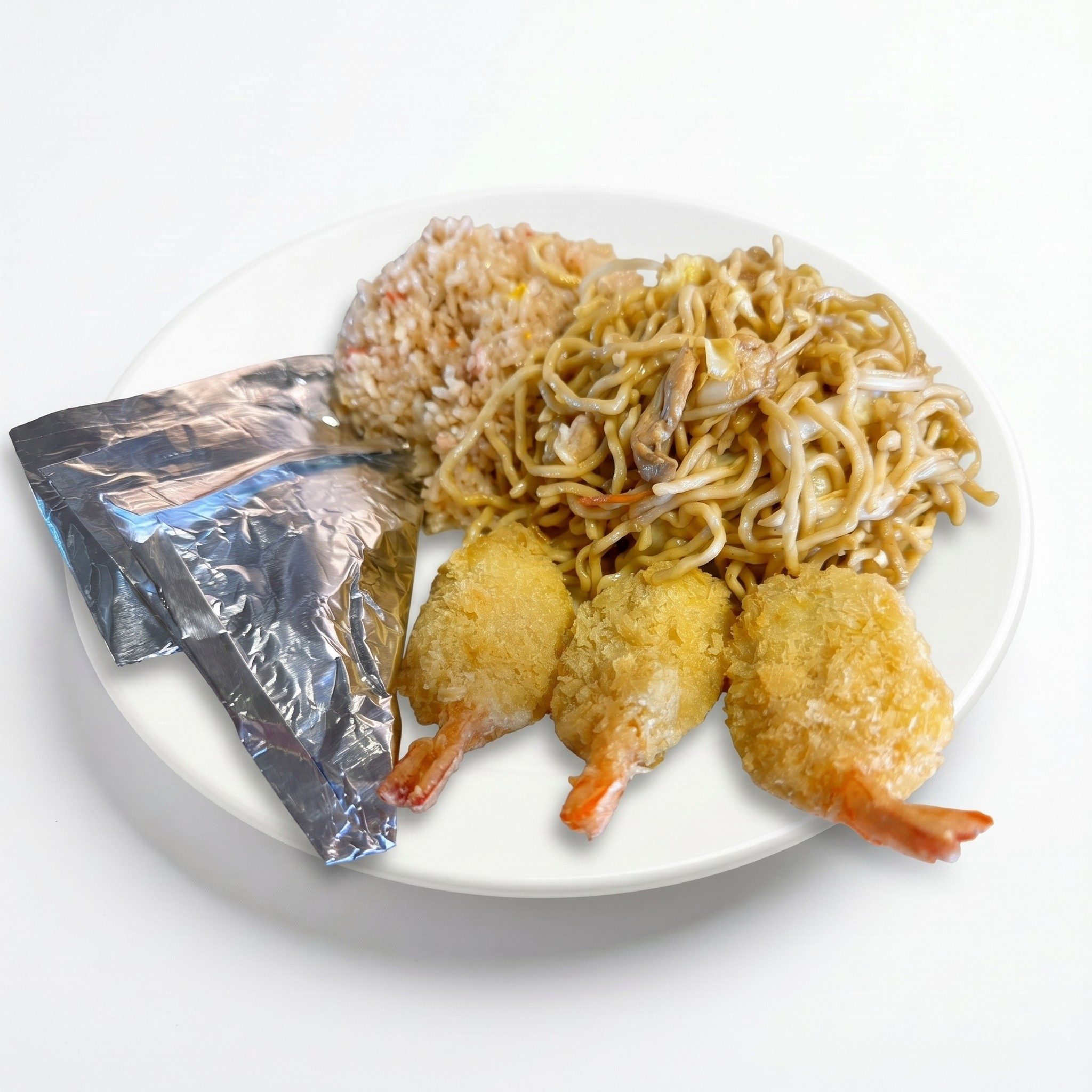 C16. Fried Prawns & Chicken in Foil.