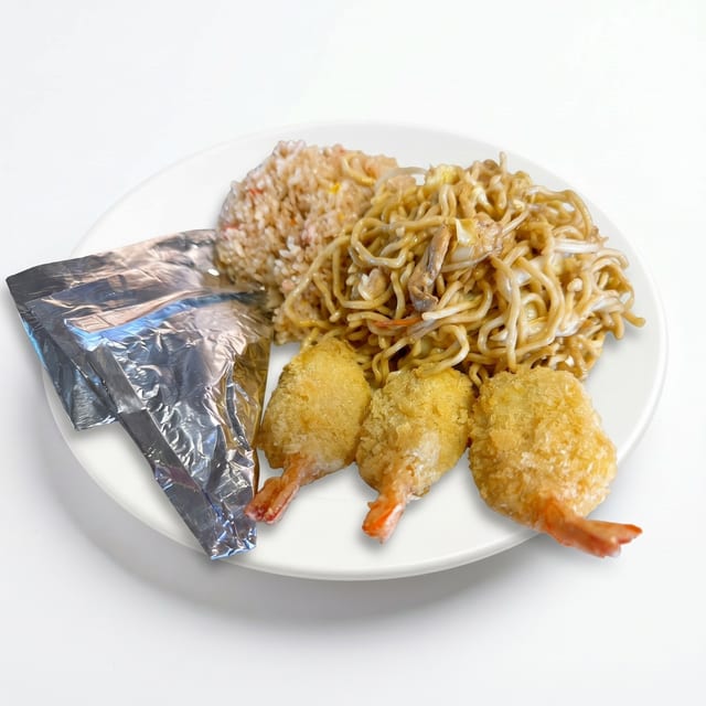 C16. Fried Prawns & Chicken in Foil.